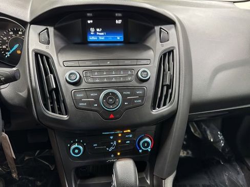 Used 2018 Ford Focus SE FWD image 15