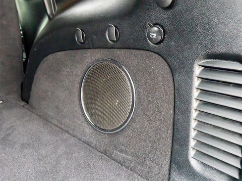 Used 2018 Jeep Grand Cherokee Laredo image 16