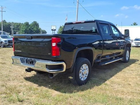 Used 2022 Chevrolet Silverado 2500 LT w/ Convenience Package AWD/4WD image 4