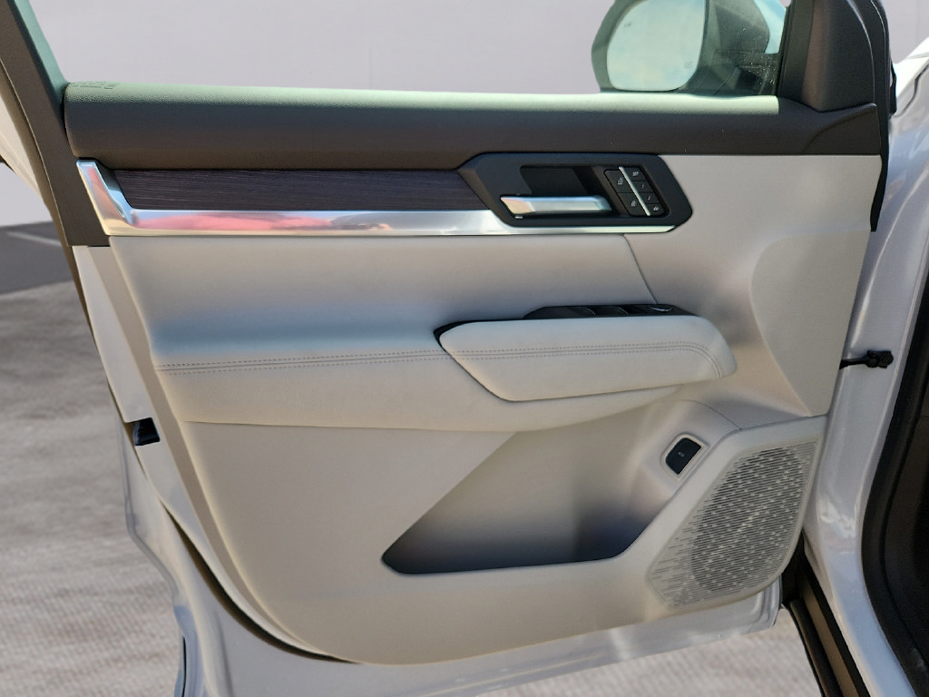 New 2027 GMC Terrain Denali w/ LPO, Floor Liner Package AWD/4WD image 11