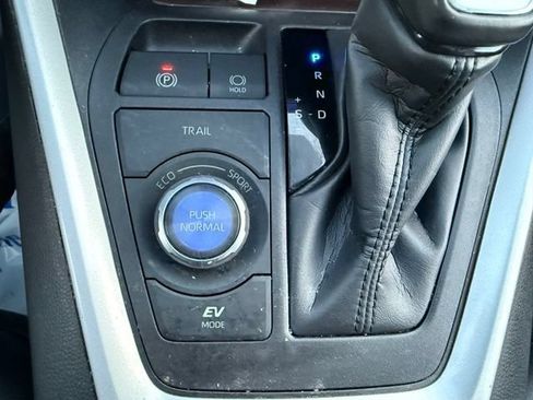 Used 2024 Toyota RAV4 Limited AWD/4WD image 22