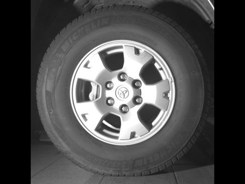 Used 2014 Toyota Tacoma 4x4 Double Cab w/ SR5 Package image 10