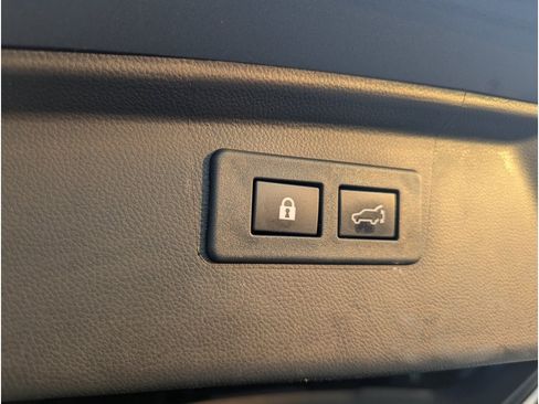 Used 2022 Subaru Outback Premium AWD/4WD image 11