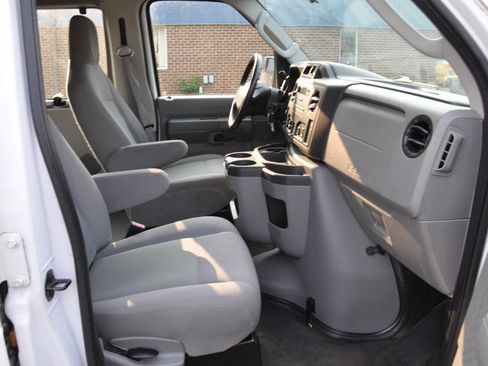 Used 2013 Ford E-250 and Econoline 250 Extended w/ PWR Group image 19