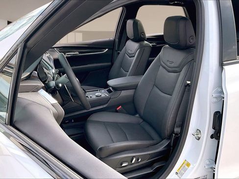 New 2026 Cadillac XT5 Sportv w/ LPO, Red Accent Package AWD/4WD image 9