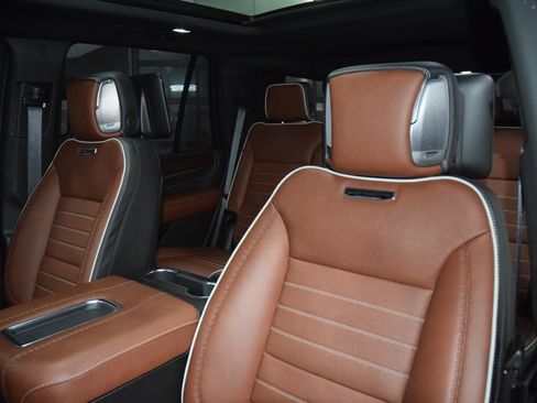 Used 2024 GMC Yukon Denali Ultimate AWD/4WD image 42