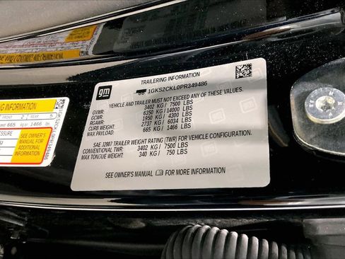 Used 2023 GMC Yukon AT4 w/ AT4 Premium Package AWD/4WD image 8