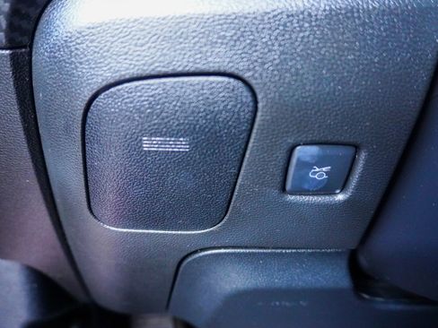 Used 2018 Ford Mustang Coupe image 31