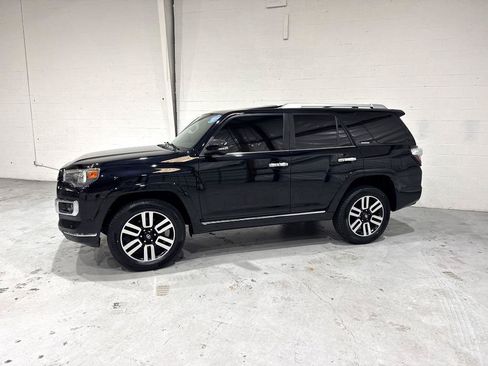 Used 2016 Toyota 4Runner Limited AWD/4WD image 22