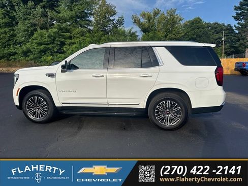Used 2025 GMC Yukon Elevation w/ Elevation Premium Package AWD/4WD image 6