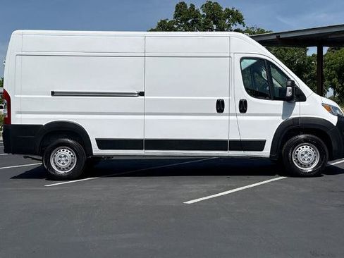 Used 2024 RAM ProMaster 2500 w/ Convenience Group FWD image 8