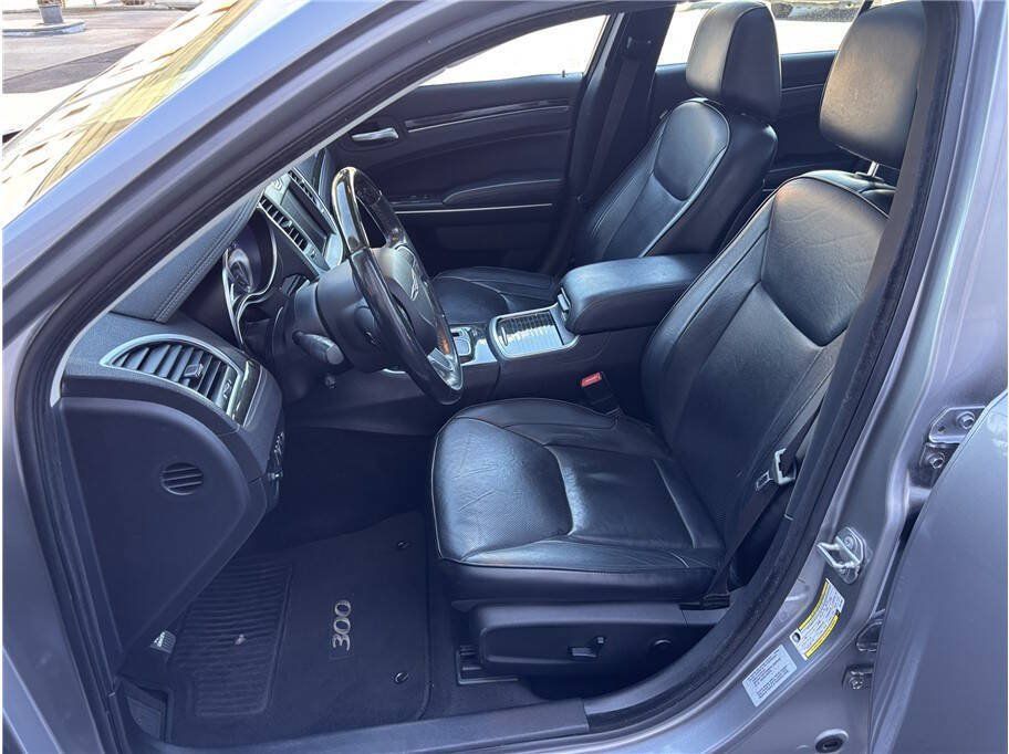 Used 2016 Chrysler 300 C RWD image 14