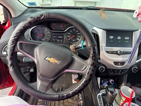 Used 2017 Chevrolet Cruze LS FWD image 7