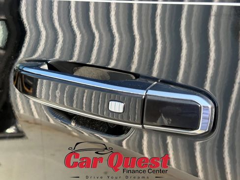 Used 2017 GMC Yukon XL Denali w/ Open Road Package AWD/4WD image 27