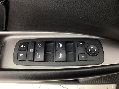 Used 2019 Dodge Journey Crossroad w/ Popular Equipment Group AWD/4WD image 37