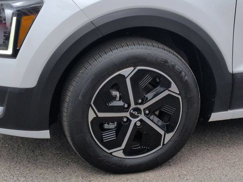 Used 2025 Kia Niro EX FWD image 34