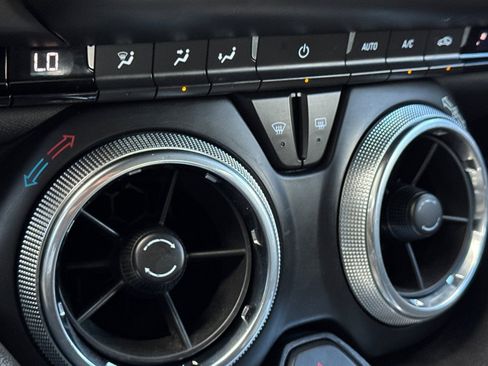 Used 2020 Chevrolet Camaro LT image 25