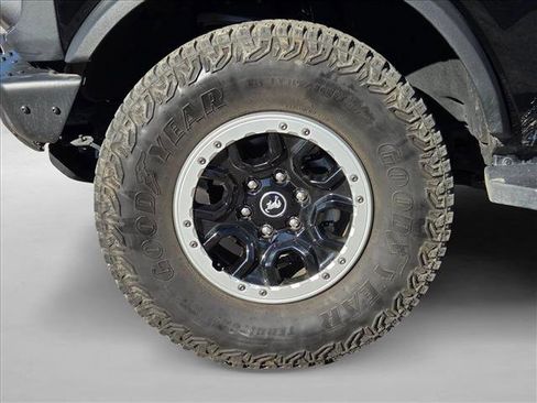 Used 2021 Ford Bronco Badlands image 14