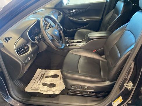 Used 2022 Chevrolet Malibu LT w/ Leather Package image 24