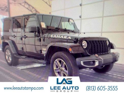 Used 2012 Jeep Wrangler Unlimited Sahara AWD/4WD image 4