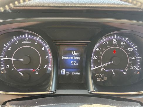 Used 2017 Toyota Avalon Limited image 12