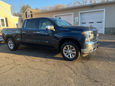 Used 2020 Chevrolet Silverado 1500 LTZ w/ LTZ Premium Package image 2