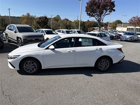 New 2026 Hyundai Elantra Blue image 4