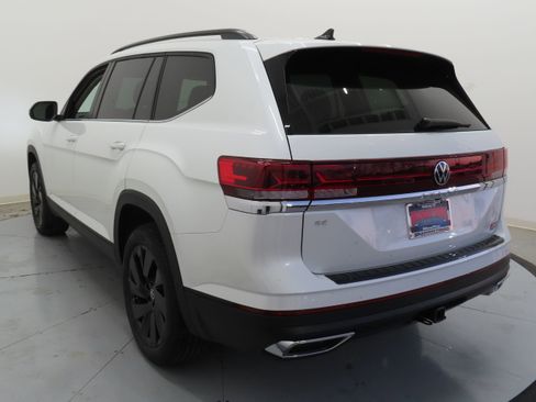 New 2026 Volkswagen Atlas SE image 7