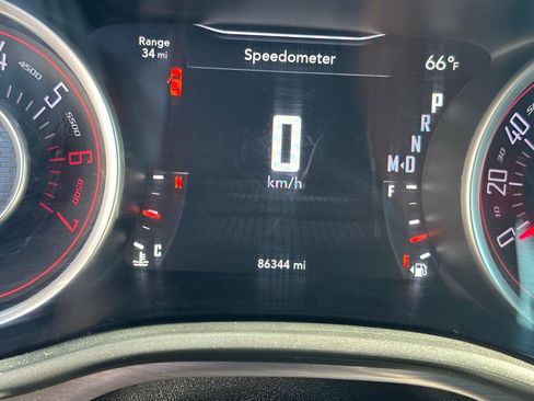 Used 2015 Dodge Challenger R/T image 22