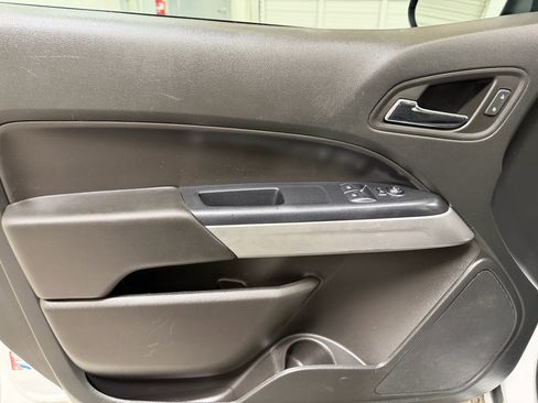 Used 2022 Chevrolet Colorado LT w/ Fleet Safety Package image 14