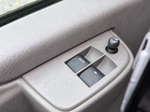 Used 2024 Chevrolet Express 2500 w/ Driver Convenience Package image 17