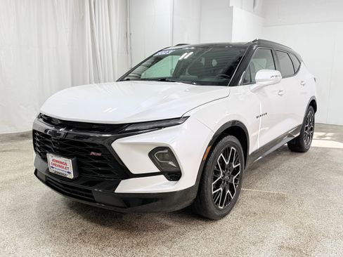Used 2023 Chevrolet Blazer RS w/ Driver Confidence II Package image 3