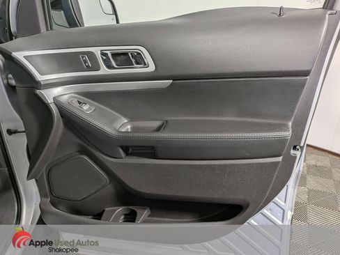 Used 2015 Ford Explorer XLT w/ Equipment Group 202A AWD/4WD image 47
