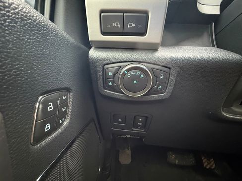 Used 2022 Ford F350 Lariat w/ Lariat Ultimate Package AWD/4WD image 17