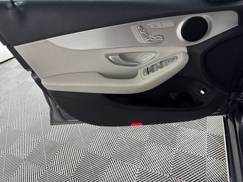 Used 2018 Mercedes-Benz C 300 Sedan image 9