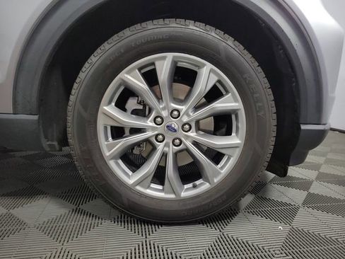 Used 2020 Ford Explorer XLT w/ Equipment Group 202A image 14