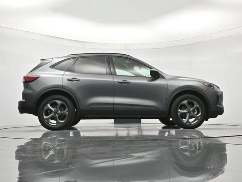 Certified 2025 Ford Escape ST-Line AWD/4WD image 39