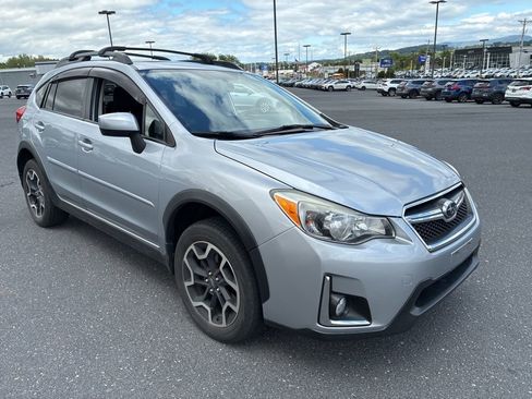 Used 2016 Subaru Crosstrek 2.0i Premium w/ Moonroof Package AWD/4WD image 4