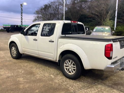 Used 2017 Nissan Frontier SV image 8