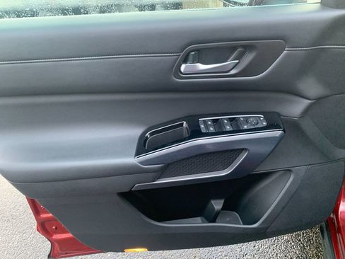 Used 2022 Nissan Pathfinder SL image 13