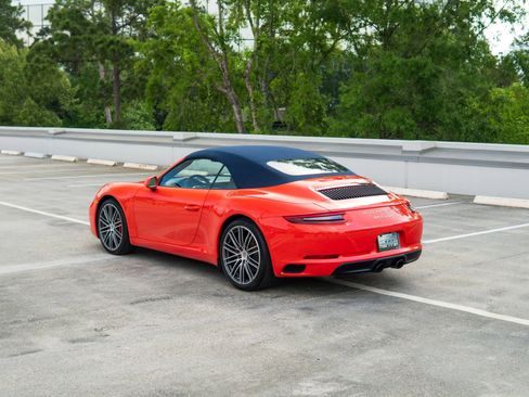 Used 2019 Porsche 911 Carrera S RWD image 8