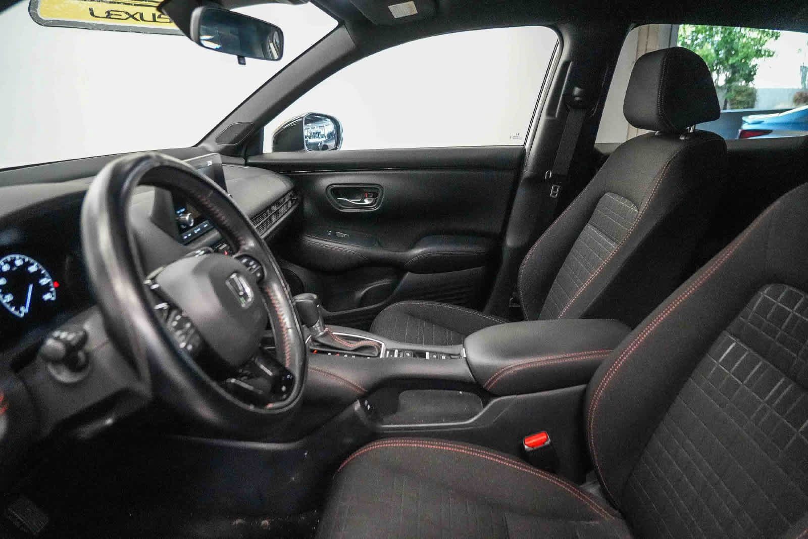 Used 2024 Honda HR-V Sport image 17