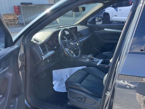 Used 2020 Audi Q5 2.0T Premium w/ Titanium Sport Package image 7