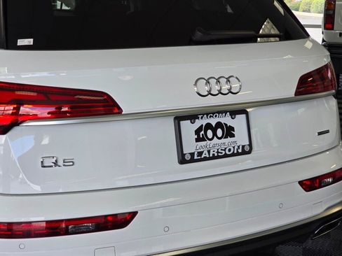 Used 2022 Audi Q5 2.0T Premium w/ Convenience Package AWD/4WD image 12