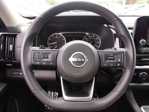 Used 2025 Nissan Pathfinder SV AWD/4WD image 12