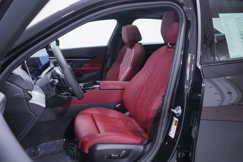 Used 2026 BMW 530i w/ M Sport Package RWD image 7