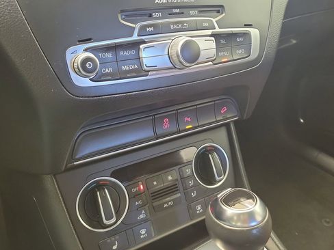 Used 2018 Audi Q3 2.0T Premium Plus w/ Premium Plus Package image 30