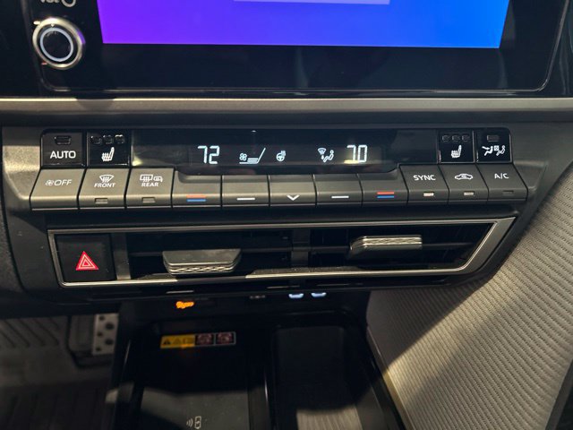 Used 2025 Toyota Camry SE w/ Convenience Package AWD/4WD image 17