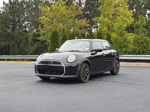New 2026 MINI Cooper 4-Door Hardtop FWD image 13