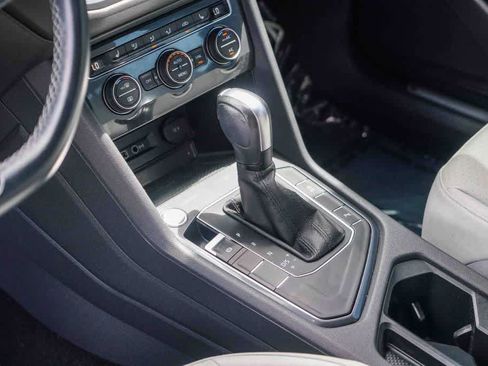 Used 2020 Volkswagen Tiguan SE R-Line FWD image 18